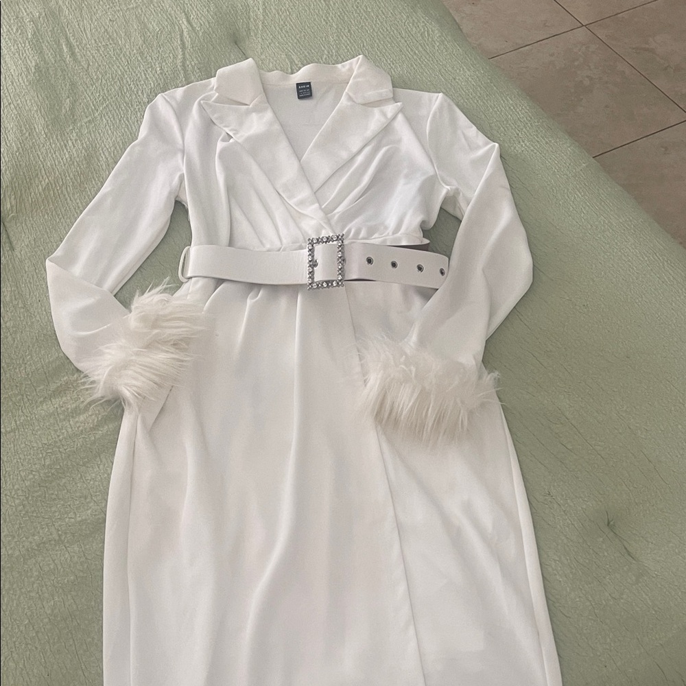 Elegant White Belted Dress with Faux Fur Cuffs